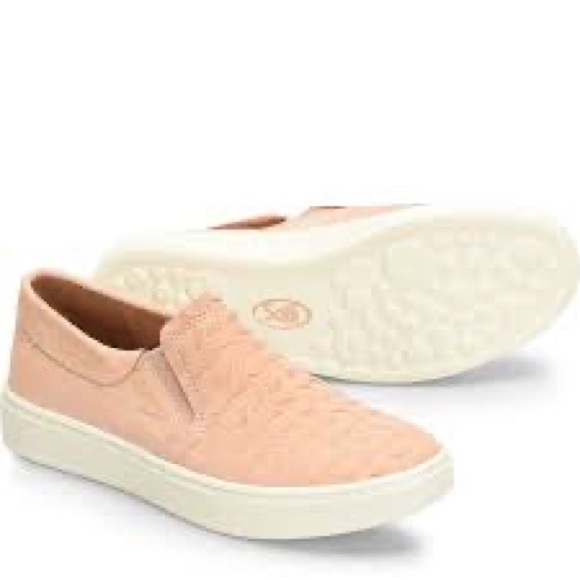 sofft somers slip on sneakers